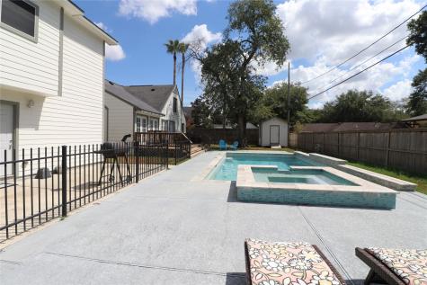 416 Fairbanks Street Houston TX 77009
