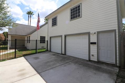416 Fairbanks Street Houston TX 77009