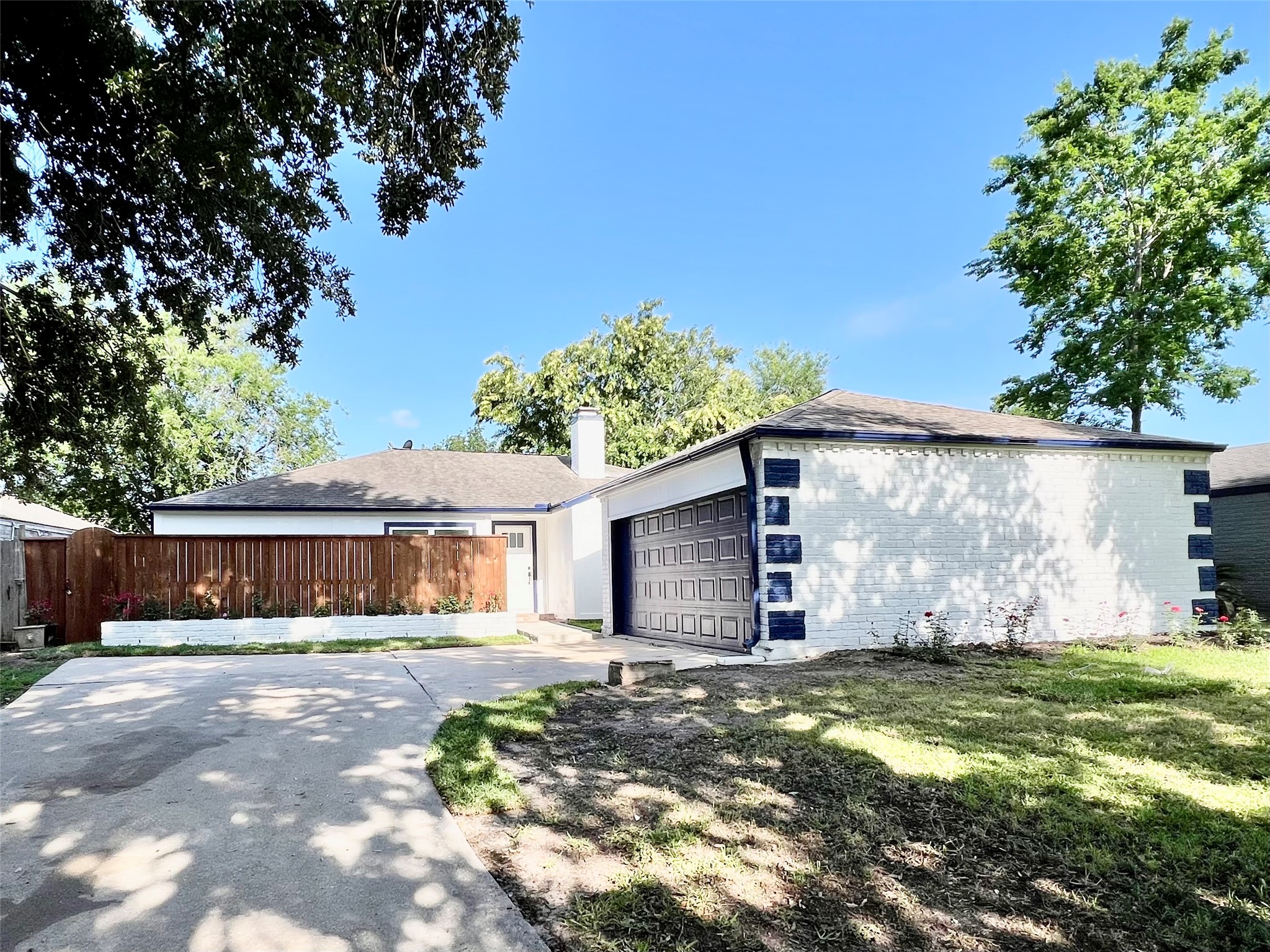 2218 Round Lake Drive Houston TX 77077