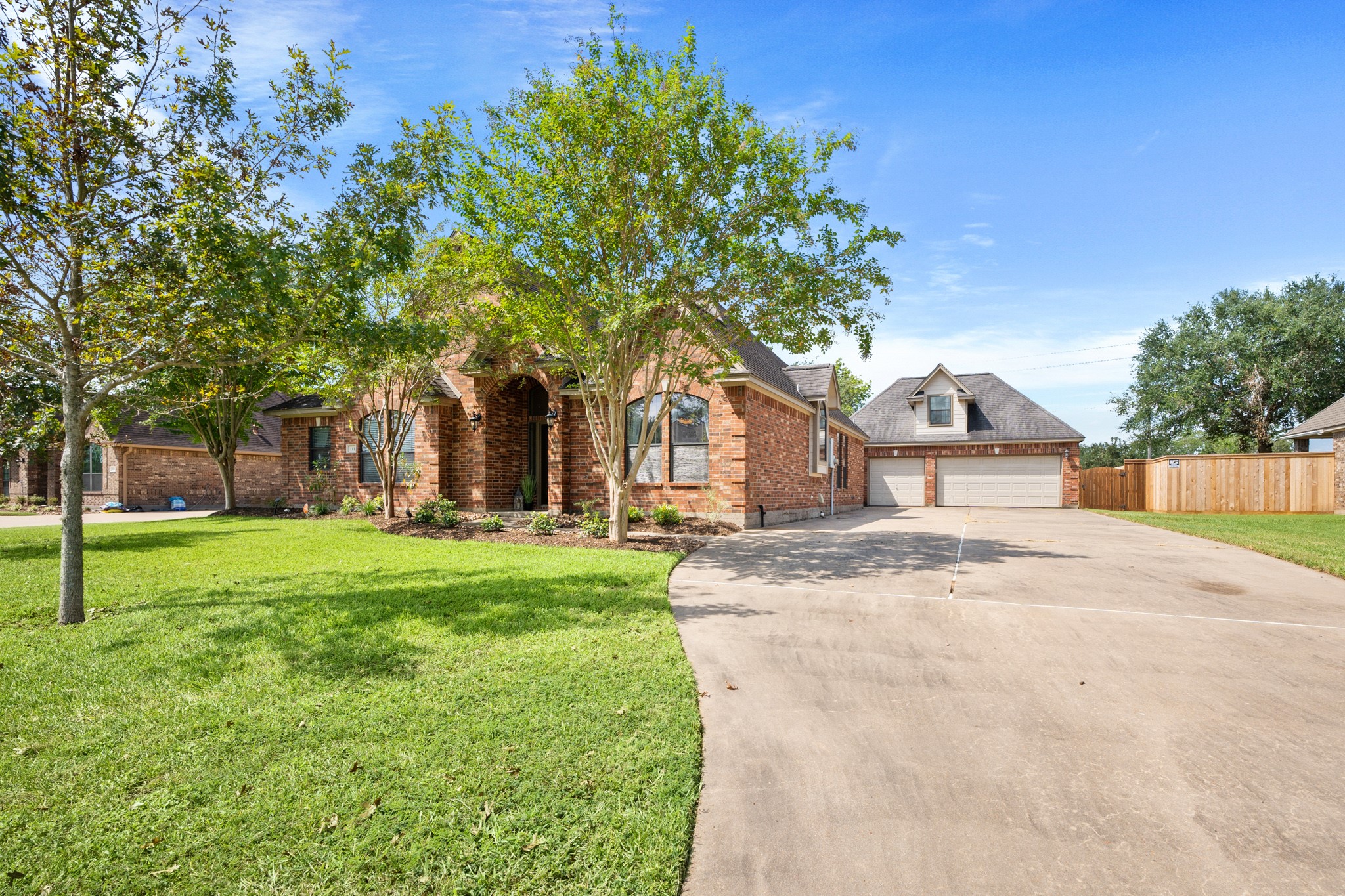 111 Deerwood Drive Lake Jackson TX 77566