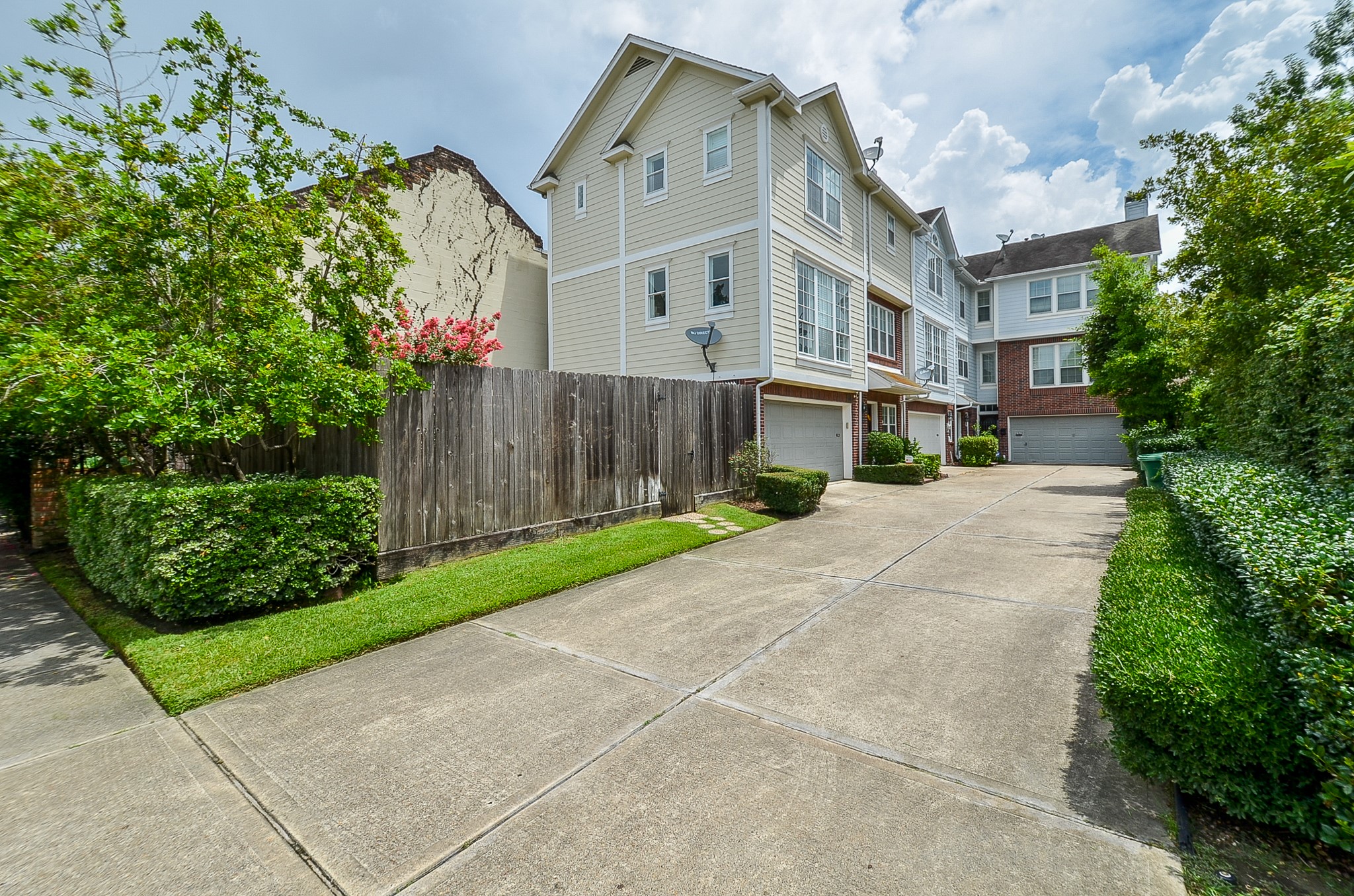 2517 Commonwealth Street Houston TX 77006