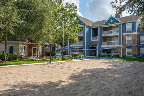19100 N Glenwest Drive 233 Friendswood TX 77546