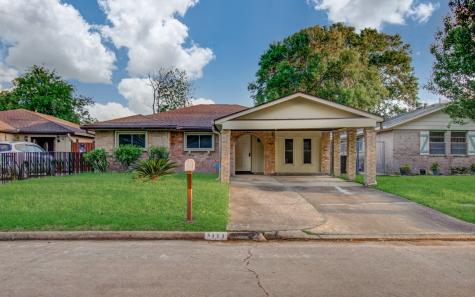3111 Knotty Oaks Trail Houston TX 77045