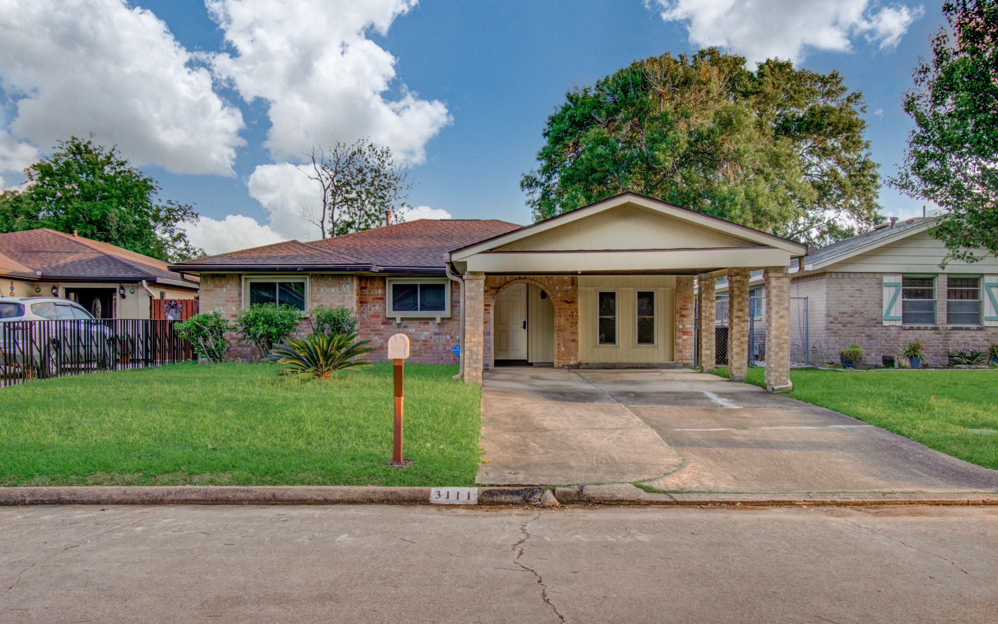 3111 Knotty Oaks Trail Houston TX 77045