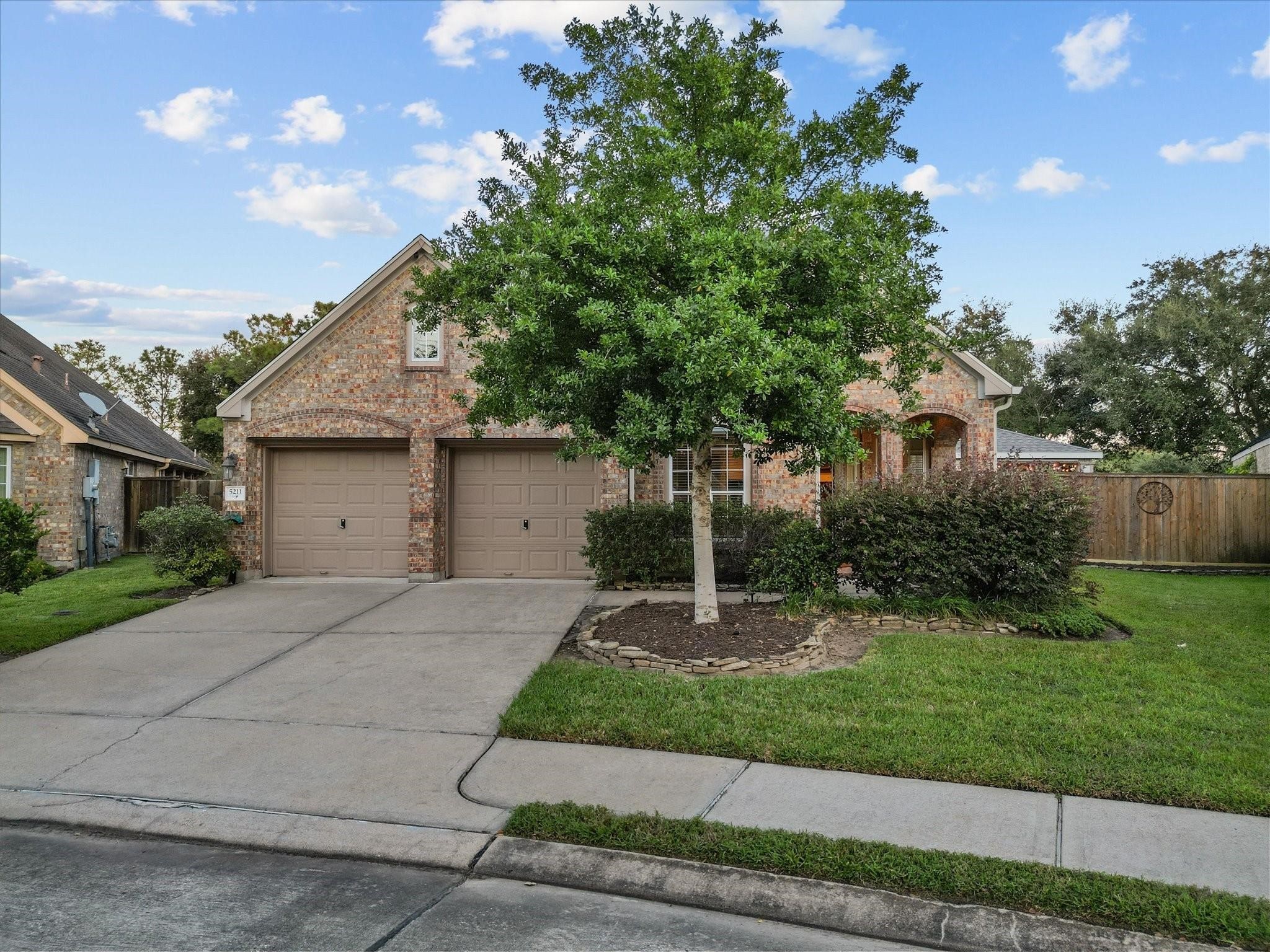 5211 Cottonwood Creek Lane League City TX 77573