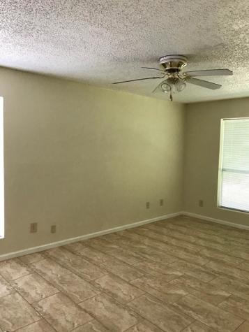 1947 Green Briar Colony Drive 15518-e Houston TX 77032
