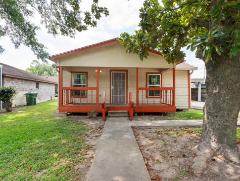 954 Ringold Street Houston TX 77088