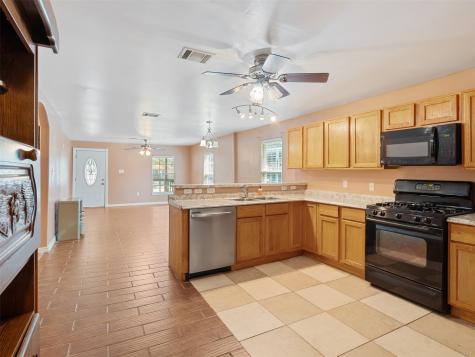 954 Ringold Street Houston TX 77088