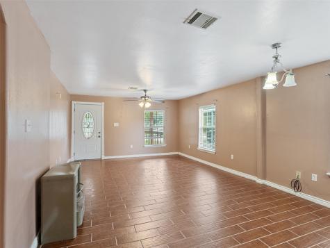 954 Ringold Street Houston TX 77088