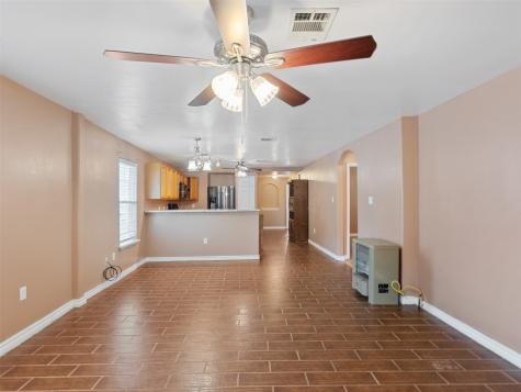 954 Ringold Street Houston TX 77088