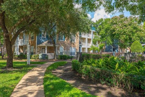 19100 N Glenwest Drive 1135 Friendswood TX 77546