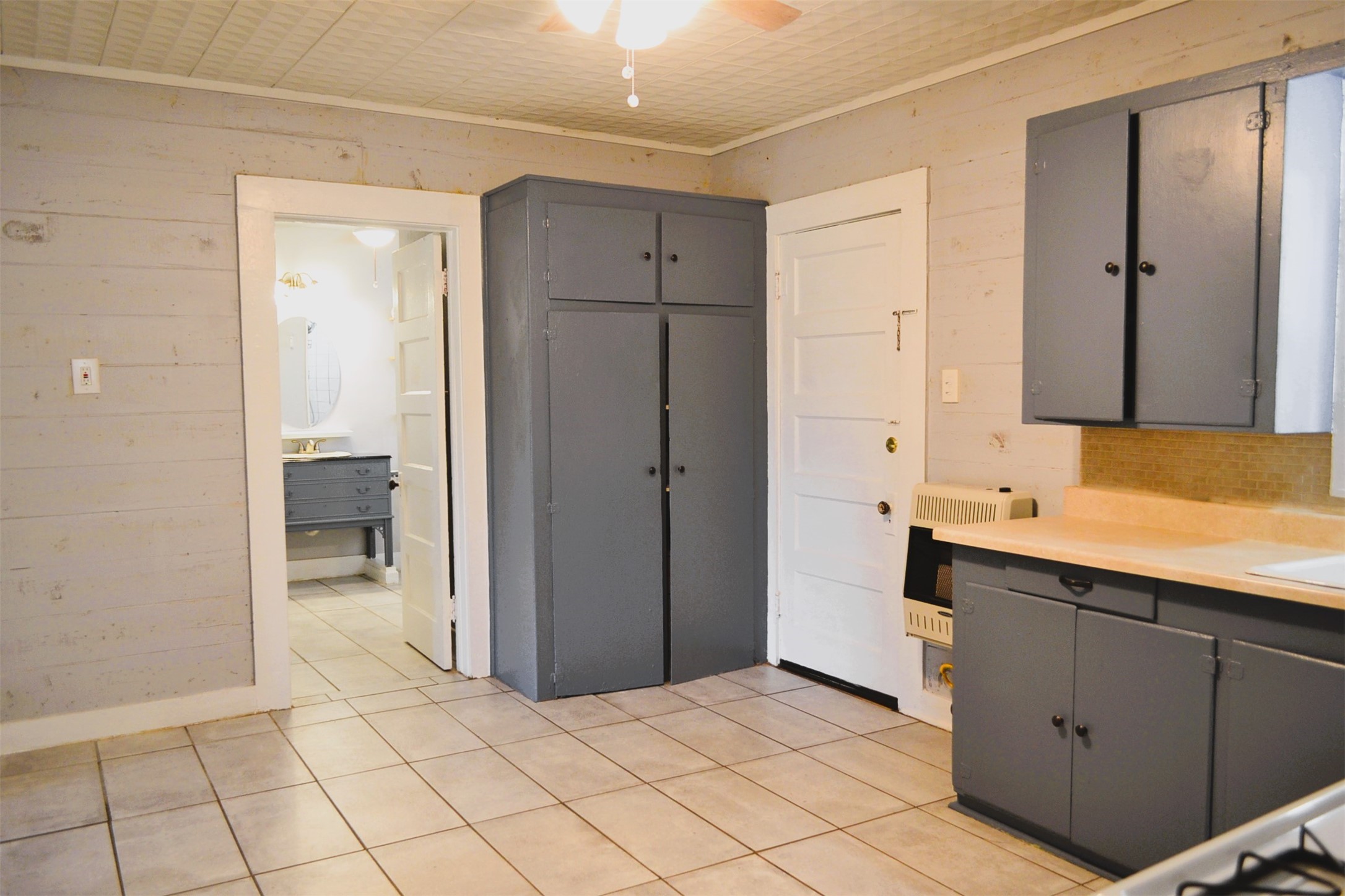 102 S Beauregard Street Alvin TX 77511