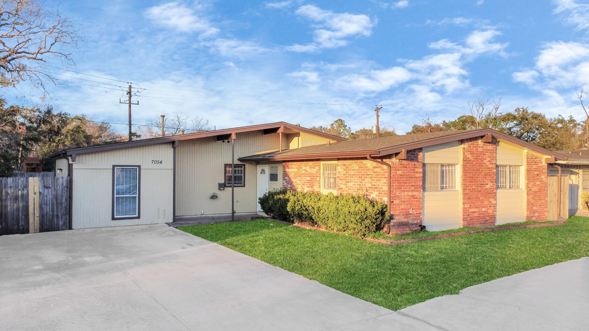7054 Beechnut Street Houston TX 77074