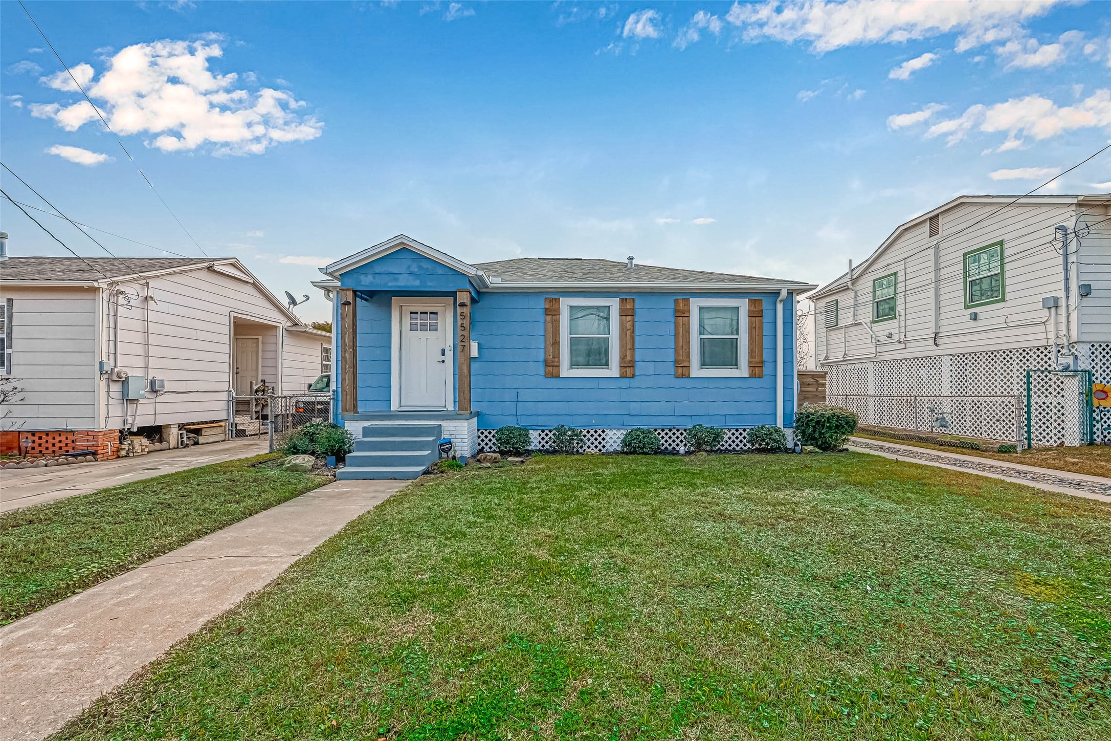 5527 Menard Avenue Galveston TX 77551