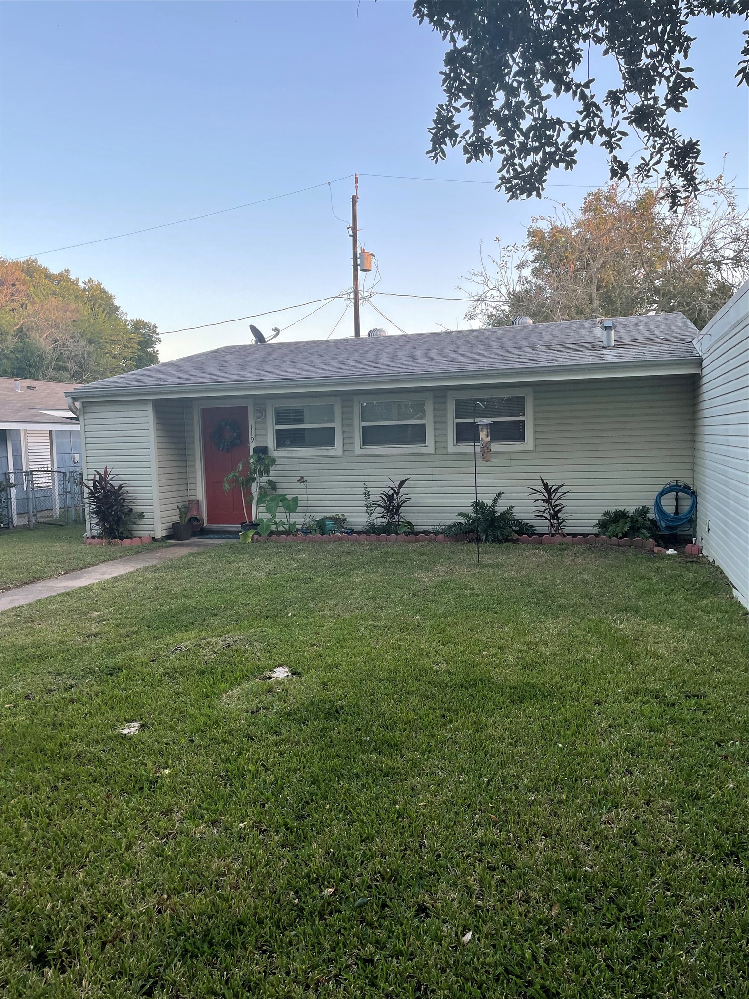 119 Albacore Avenue Galveston TX 77550