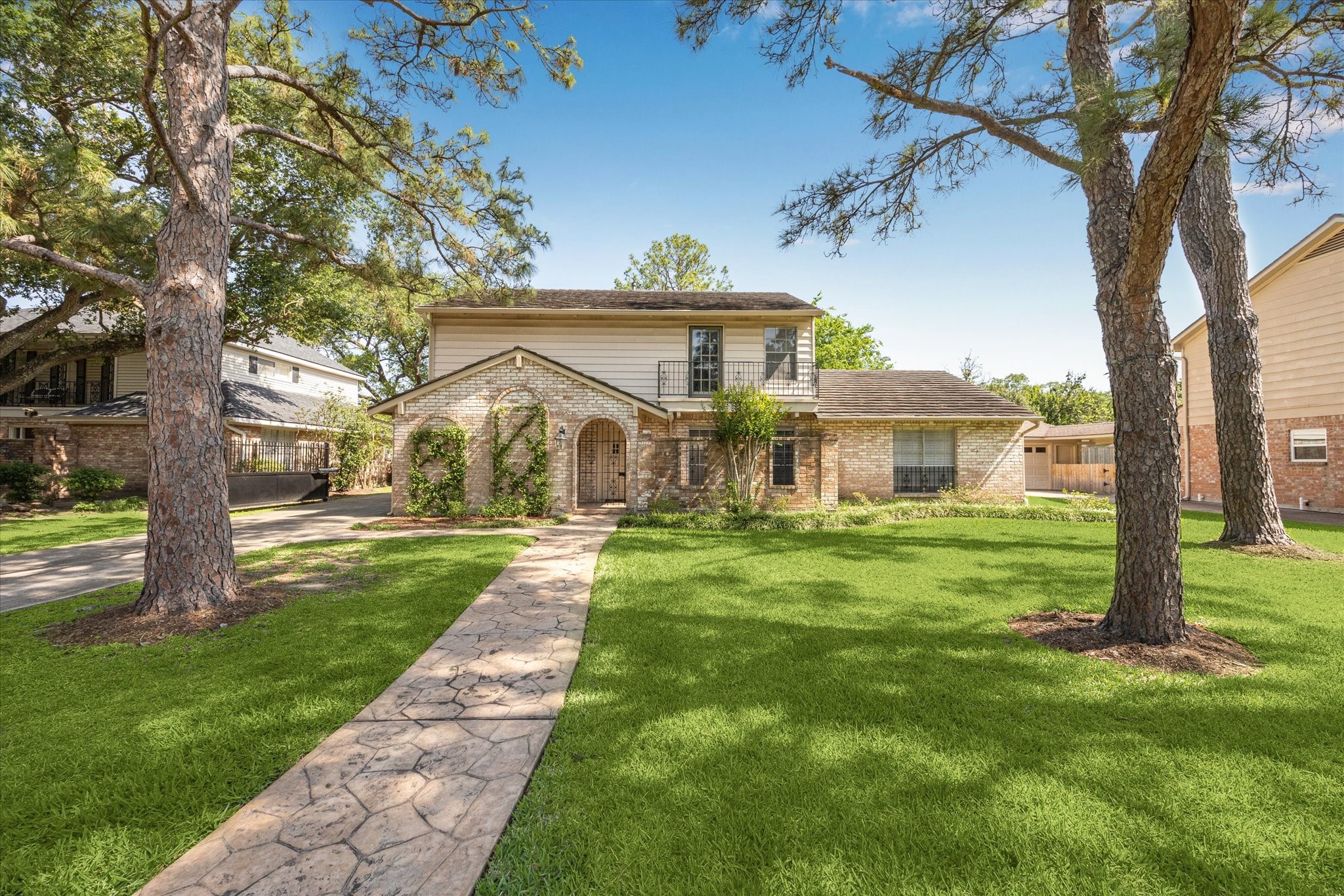 10918 Burgoyne Road Houston TX 77042