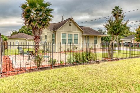 3902 Chapman Street Houston TX 77009