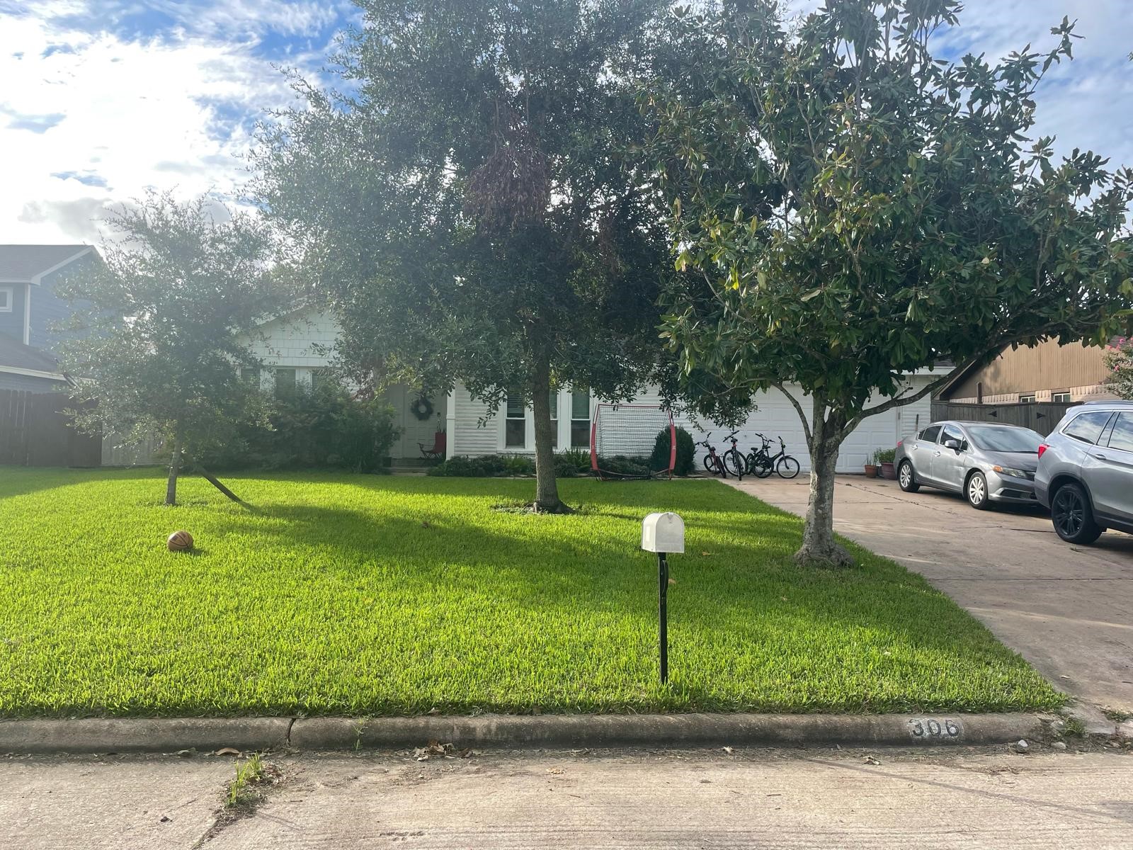 306 Maplewood Drive Friendswood TX 77546