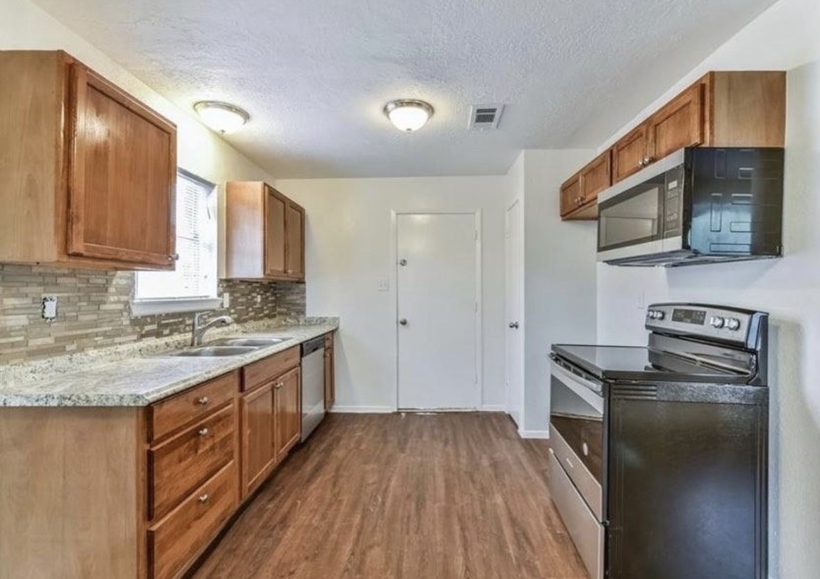 4835 E Ridge Creek Drive Houston TX 77053