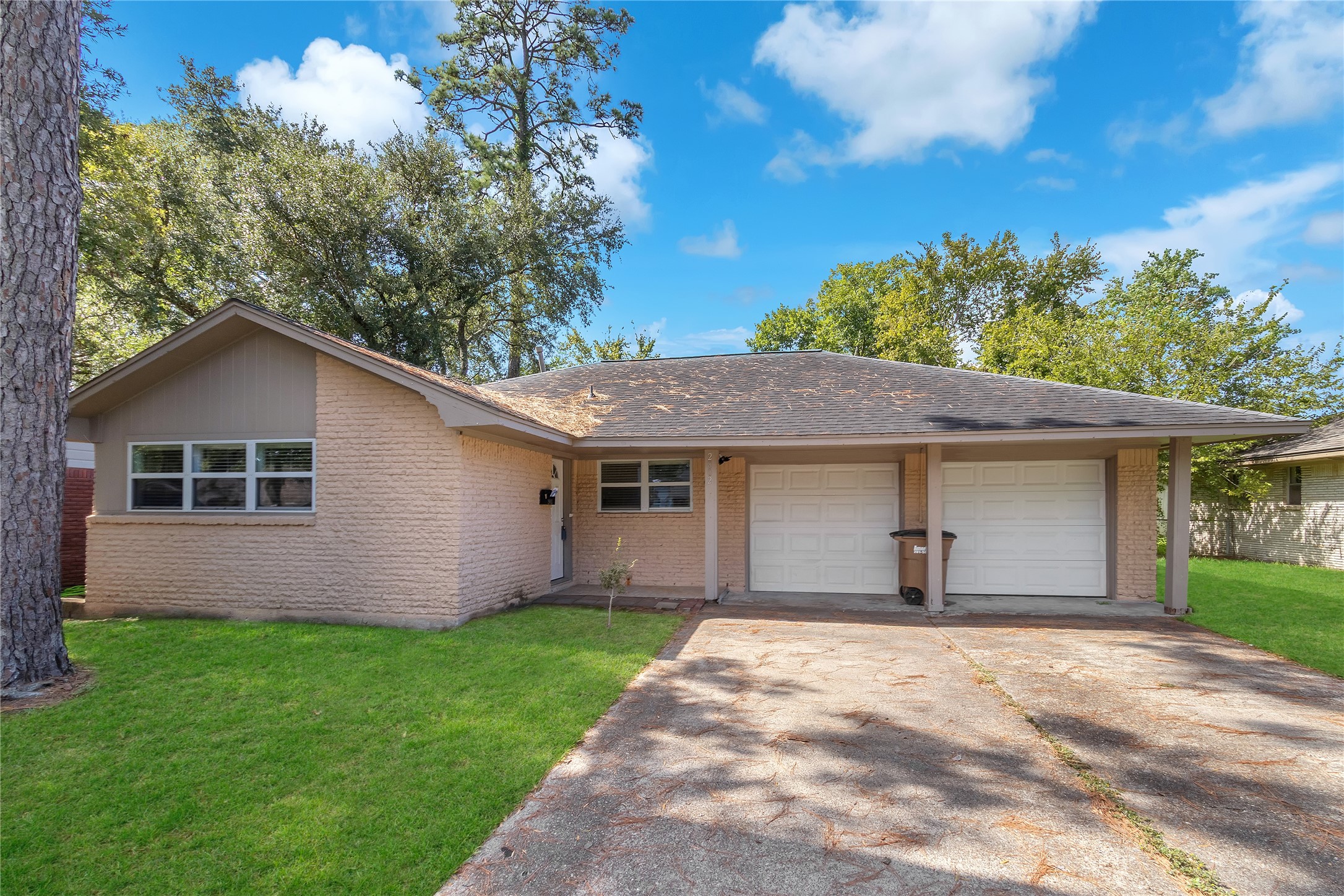 2802 Greenbriar Street Dickinson TX 77539