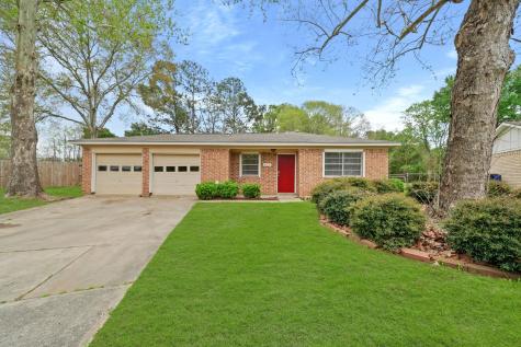 517 Gardenia Street Angleton TX 77515