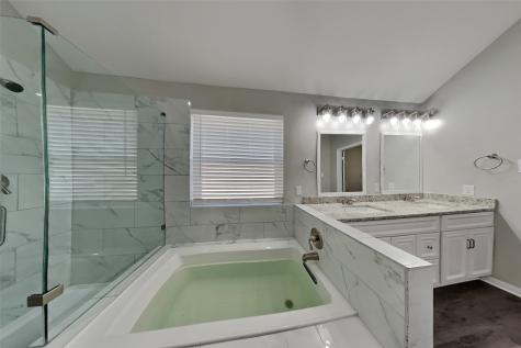 1015 S Wellsford Drive Pearland TX 77584