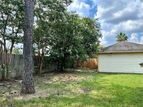 16919 Laguna Springs Drive Houston TX 77095