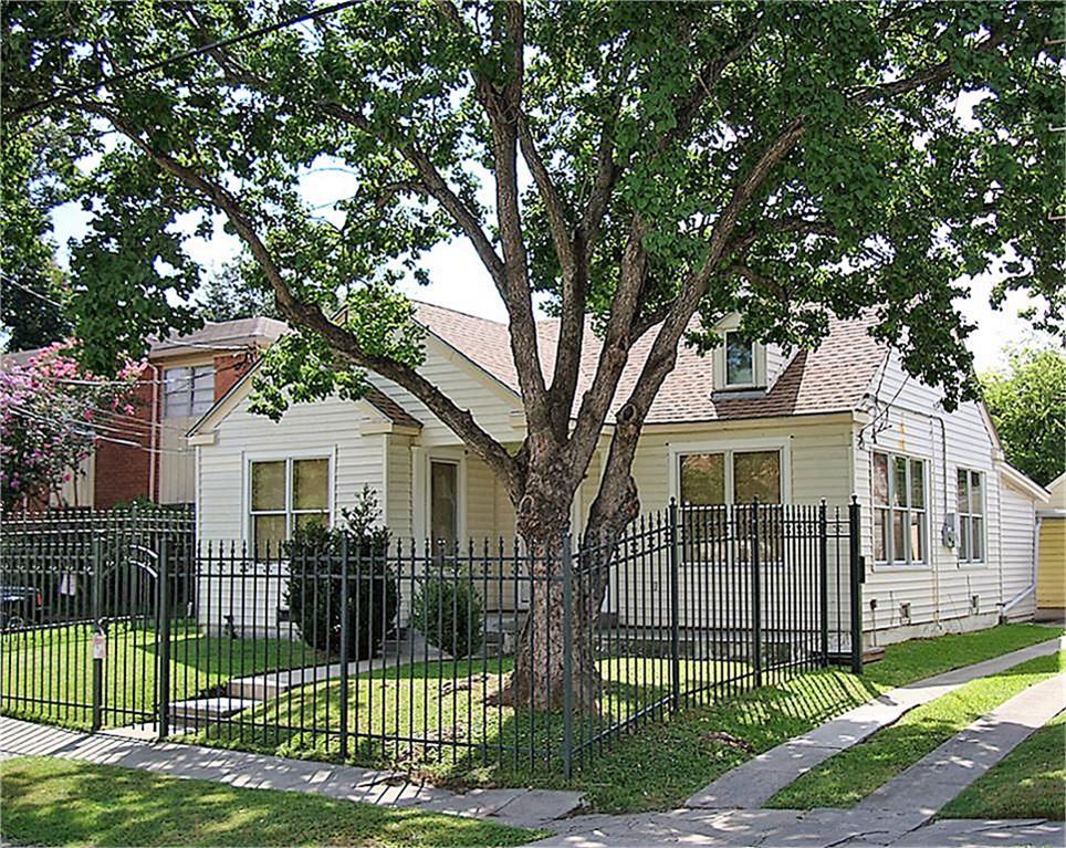 5209 Chenevert Street Houston TX 77004