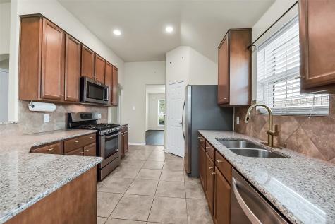 5114 Espuela Lane Baytown TX 77521