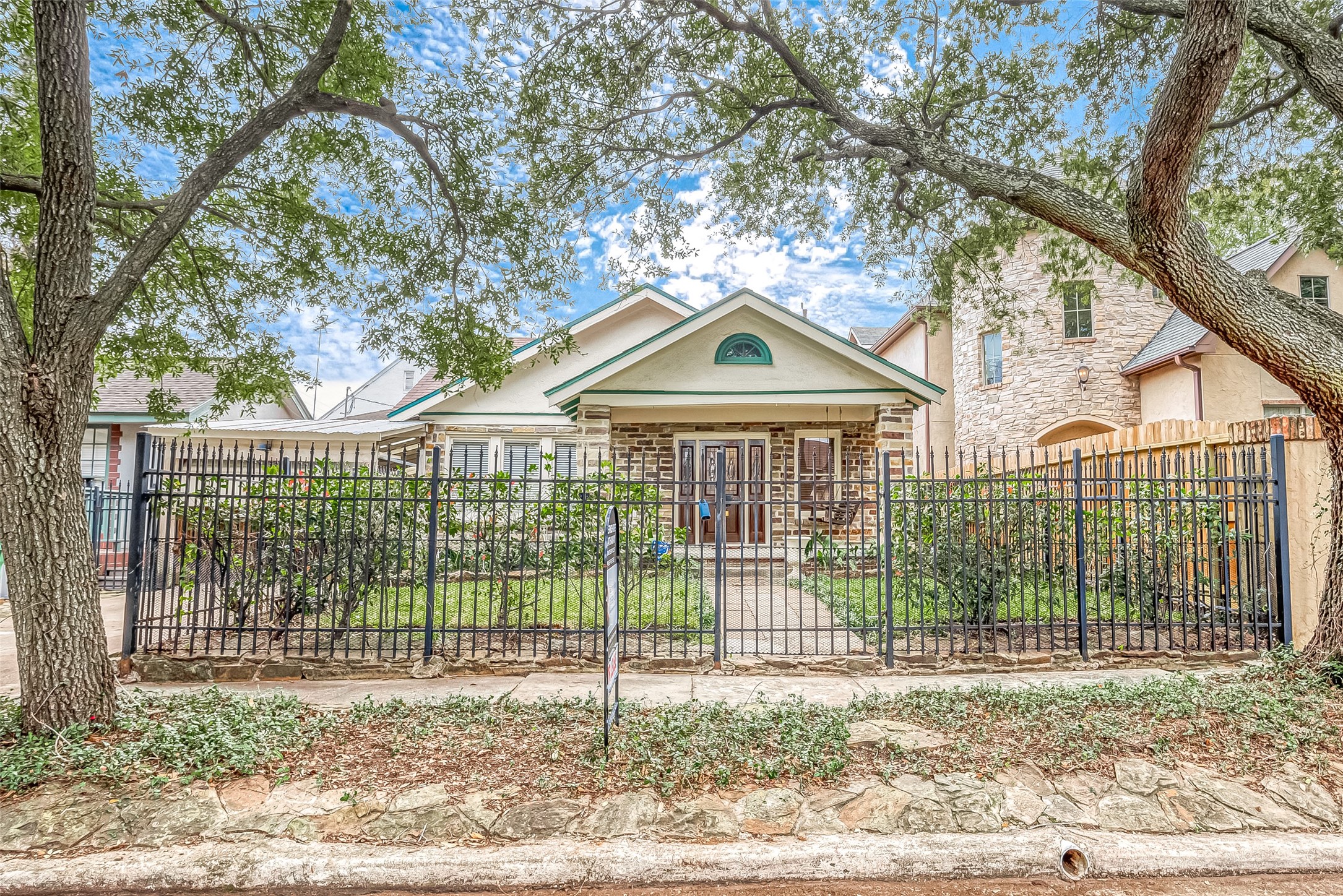 707 Peden Street Houston TX 77006