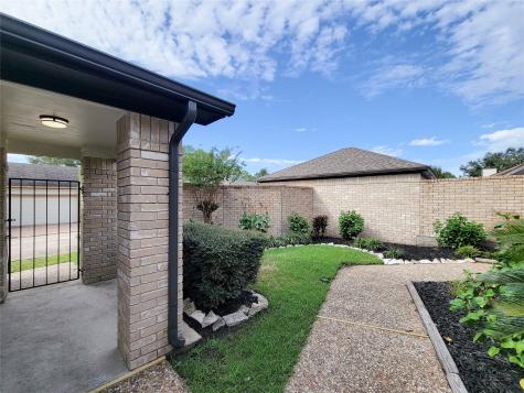 1610 Mary Mount Way Houston TX 77058