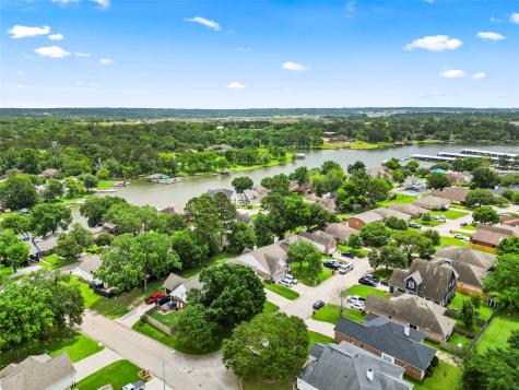 6894 Stillwater Drive Willis TX 77318