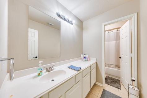 2410 Oxford Point Lane Houston TX 77014