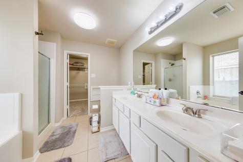 2410 Oxford Point Lane Houston TX 77014