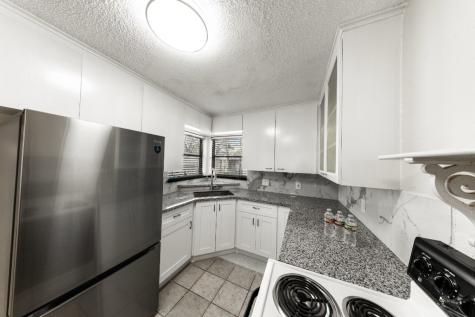 4710 Glenmont Street Bellaire TX 77401