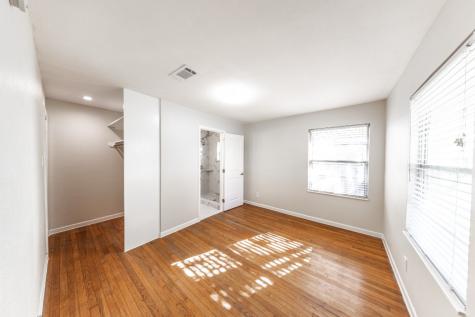 4710 Glenmont Street Bellaire TX 77401