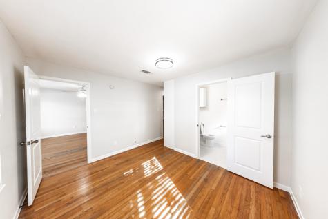 4710 Glenmont Street Bellaire TX 77401
