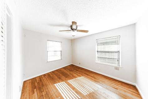 4710 Glenmont Street Bellaire TX 77401
