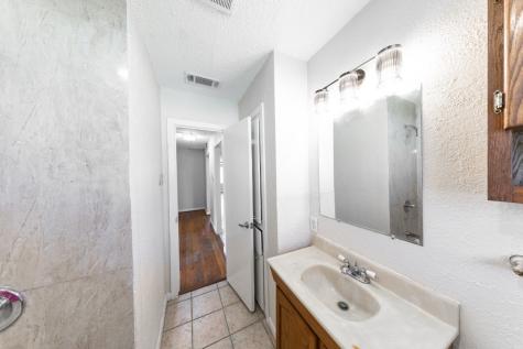 4710 Glenmont Street Bellaire TX 77401