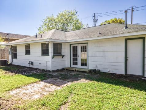 4710 Glenmont Street Bellaire TX 77401