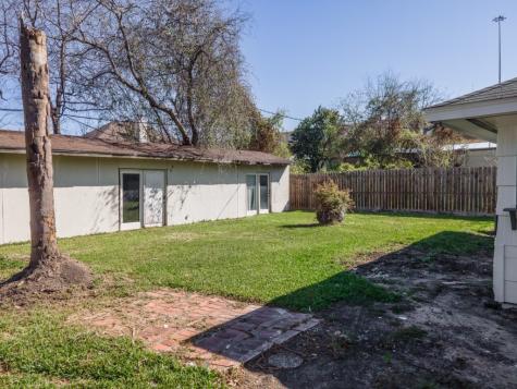4710 Glenmont Street Bellaire TX 77401