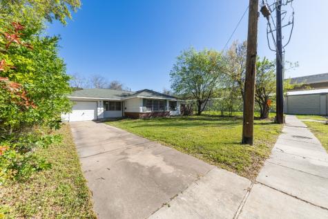 4710 Glenmont Street Bellaire TX 77401