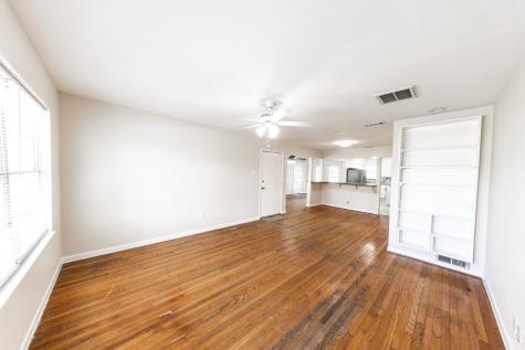 4710 Glenmont Street Bellaire TX 77401