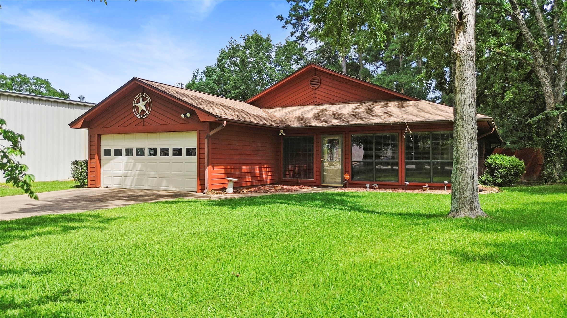 2101 Bush Drive Huntsville TX 77320