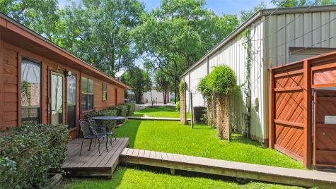 2101 Bush Drive Huntsville TX 77320