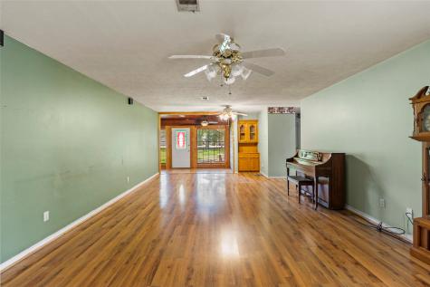 2101 Bush Drive Huntsville TX 77320