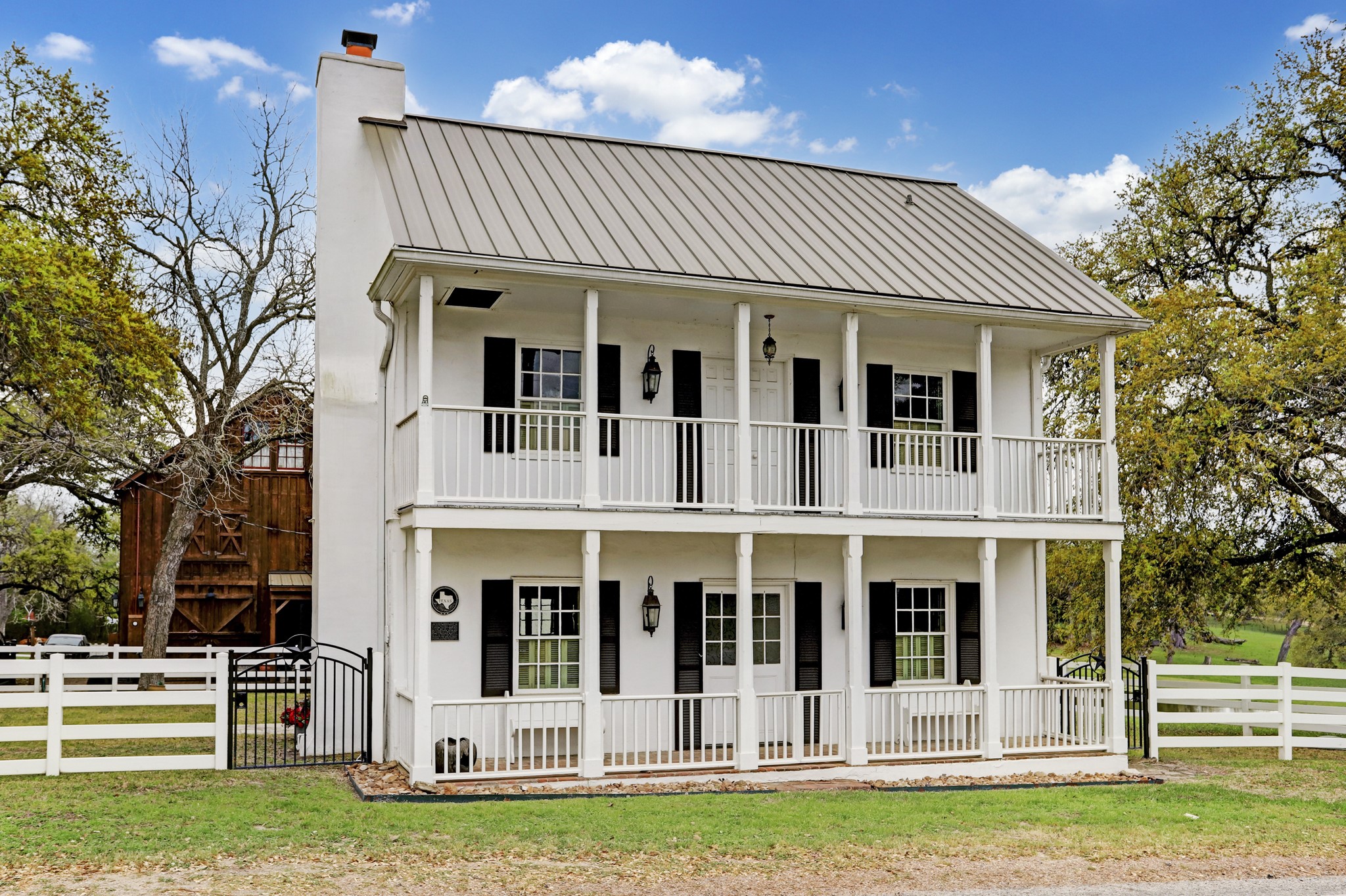 301 S Washington Street Round Top TX 78954