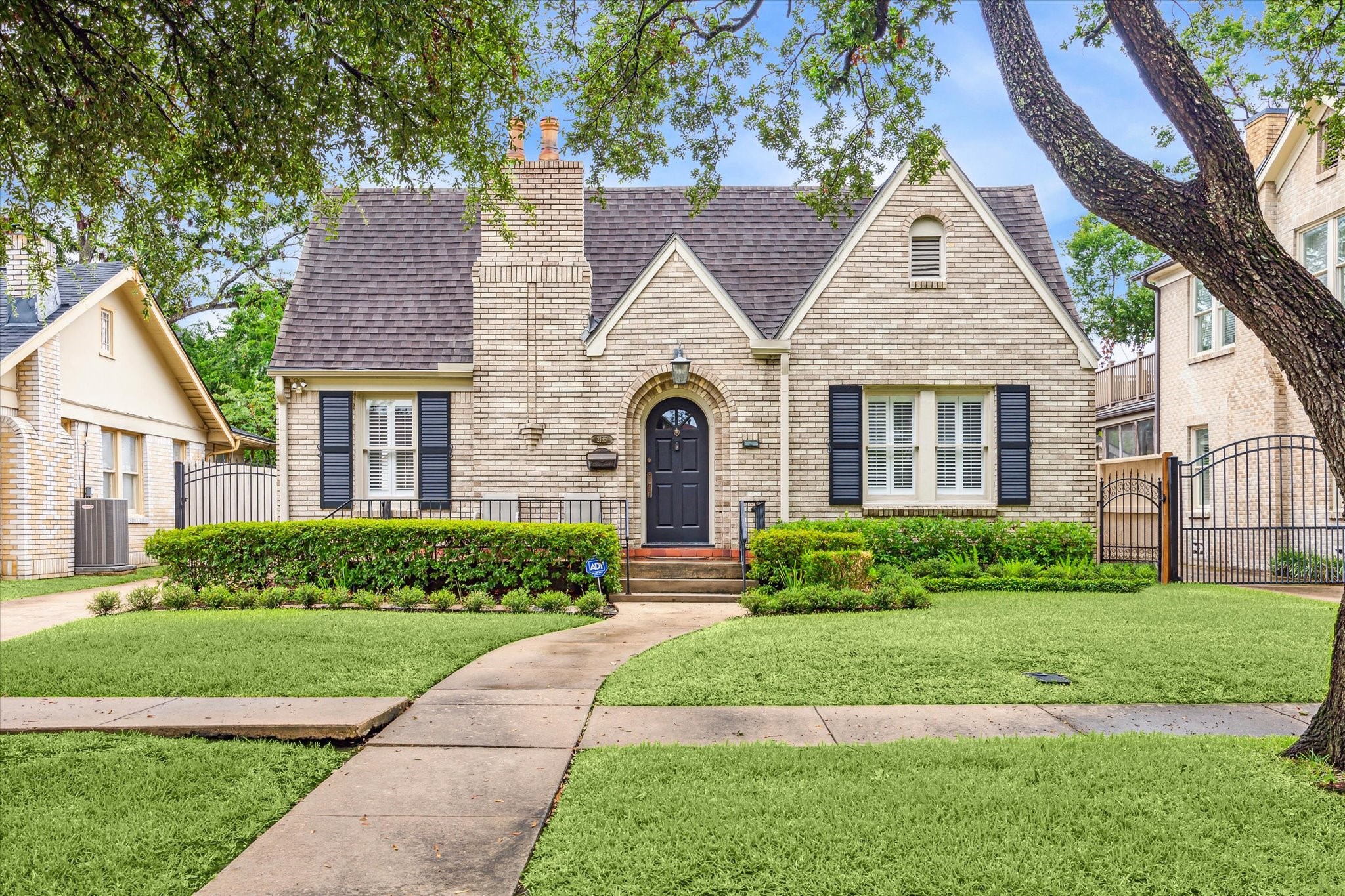 2135 W Main Street Houston TX 77098