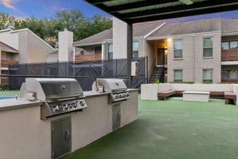 10751 Meadowglen Lane Kate Houston TX 77042