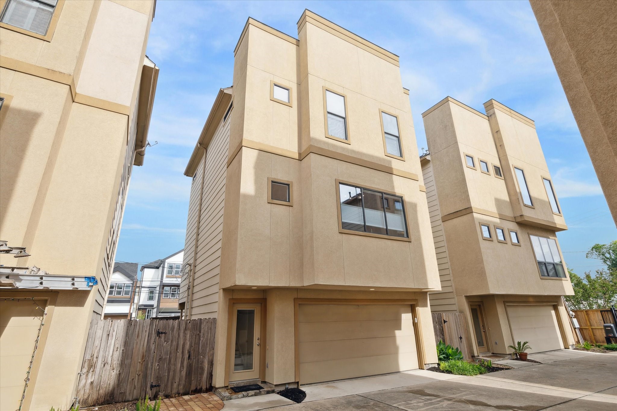 1105 W 21st Street B Houston TX 77008